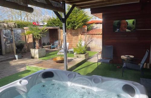 Erm Chalet De Ski | Drents Genieten - Ericaheide met privé sauna en jacuzzi