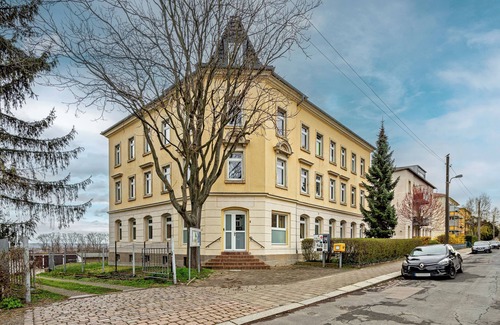 Nausslitz Appartement | Dresden Bakery Apartment