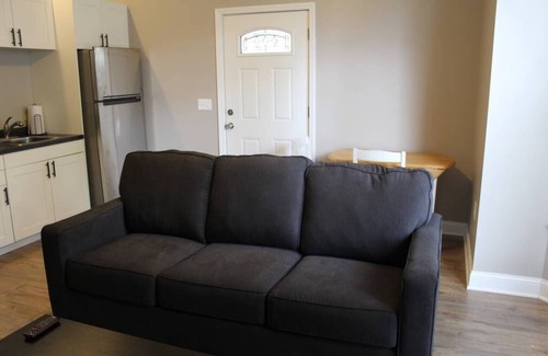 Pleasant Hill Villa | Drew's Den dans le centre-ville historique de Pleasant Hill, MO
