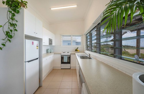 Brooms Head Appartement | Driftaway- Absolute Beachfront LJ Hooker Yamba