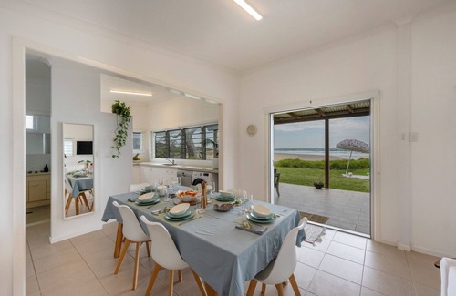 Brooms Head Appartement | Driftaway- Absolute Beachfront LJ Hooker Yamba