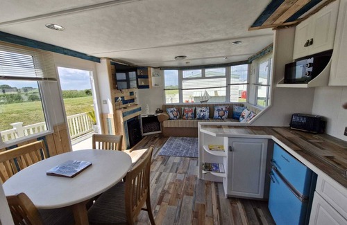 Anderby Creek Cabine | Driftwood Cabin - Dog Friendly, Anderby Creek