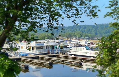 Sabula Location De Bateaux | Driftwood Cozy Houseboat on the Water for 2