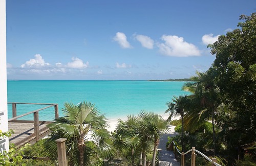 Great Exuma Copropriété | Condo au deuxième étage en bois flotté à Hoopers Bay avec une vue imprenable
