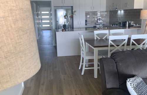 Sussex Inlet Maison | Driftwood Sunrise - A place to relax and explore