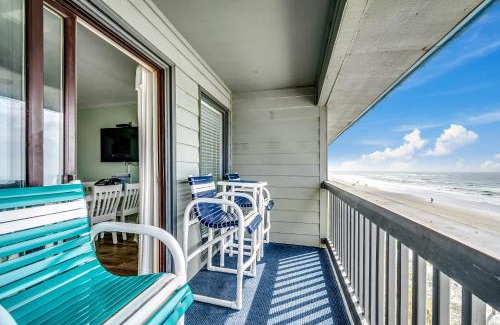 North Myrtle Beach Maison | Drifty Daze Oceanfront Suite w Pool