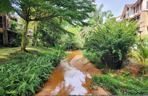 Kota Damansara Appartement | Drimba Nature Stay with Wi-Fi & Swimming Pool in Kota Damansara, PJ near MRT