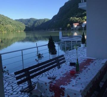 Milici Maison | Drinska terasa
