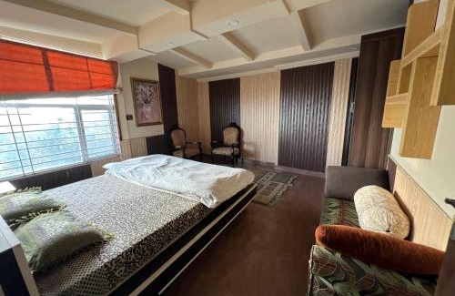 Dhirkot Appartement | Drowned in Clouds V2