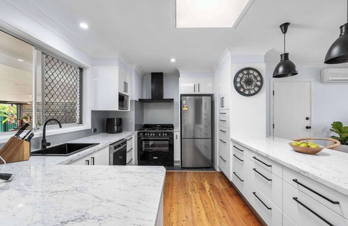 Currumbin Waters Maison | Drumfish Summary: Wel