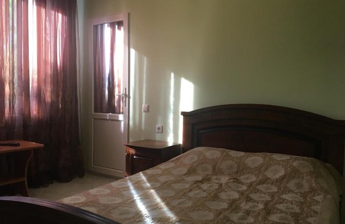 Tonky Mys Maison | Druzhba Guest House