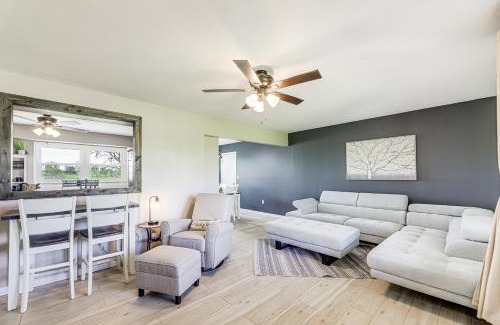 Dry Ridge Maison | Dry Ridge Farmhouse with Hot Tub and Game Room!