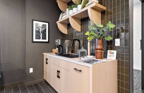 St. Anthony West Appartement | DT, UMN, 1 BD Gym, Free Street Parking, Rooftop