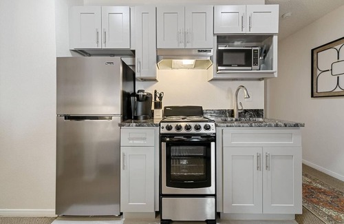 Englewood Appartement | DTC Studio w/ Kitchenette, Fast WiFi,Free Parking!
