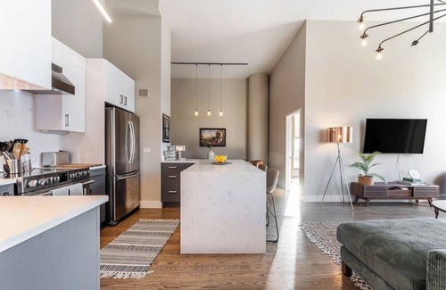 The Loop Copropriété | Dtown Penthouse 3bd/2.5ba - Best location & VIEWS +Parking, & Gym + Pool