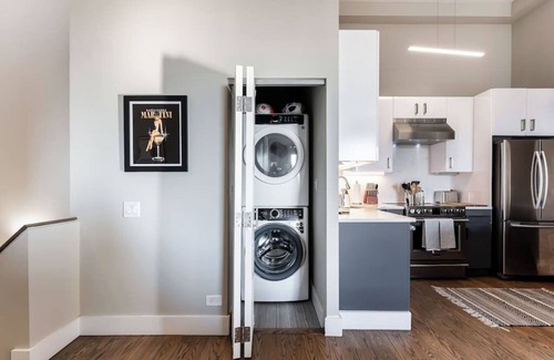 The Loop Copropriété | Dtown Penthouse 3bd/2.5ba - Best location & VIEWS +Parking, & Gym + Pool