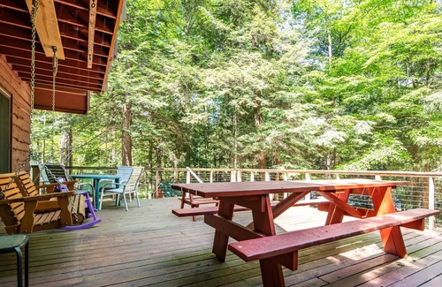 Laporte Cottage | Double terrasse surplombant le lac au chalet "Serenity" au bord du lac Mokoma