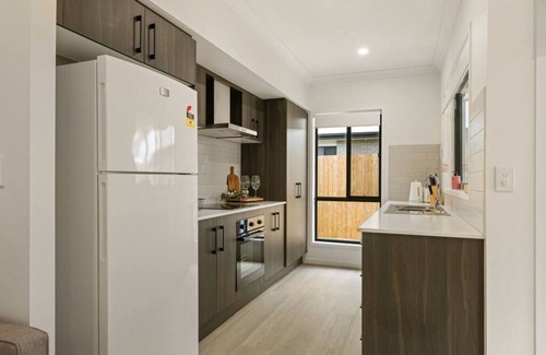 Browns Plains Maison | Dual-key 5BR Family home w/ stunning interior