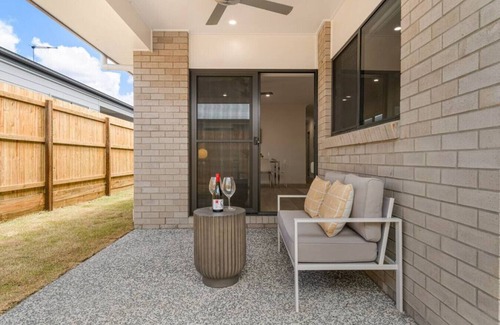 Browns Plains Maison | Dual-key 5BR Family home w/ stunning interior