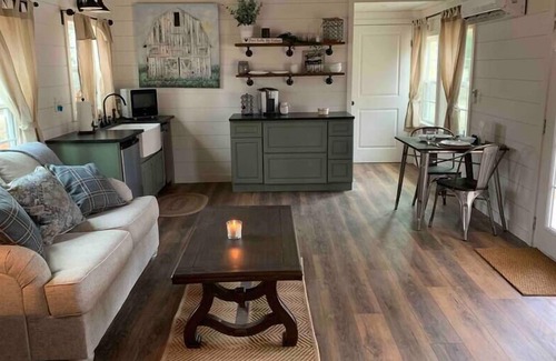 Waco Cabine | Dub's Barn 17min to Magnolia