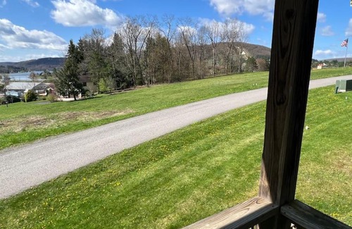 McHenry Maison | Dubla Vedere - Lake View - Hot Tub - Fire Pit - Sleeps 9