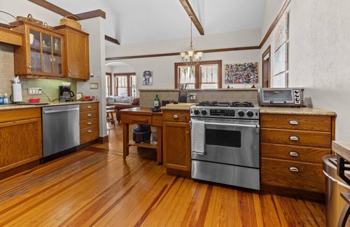 Duckpond Appartement | !!Duck Pond Charming 3bed 2 bath house!!