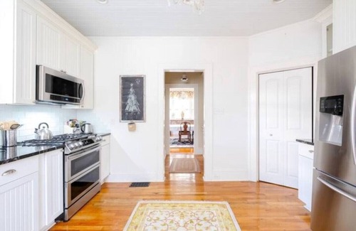 Duckpond Maison | Duck Pond Grand Downtown Pool Home: 5 BR