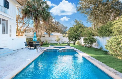 Duckpond Maison | Duck Pond Grand Downtown Pool Home: 5 BR