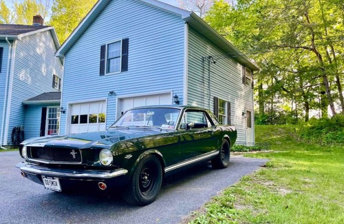 Lime Rock Appartement | Dugway Hideaway Walking Distance to Lime Rock Park