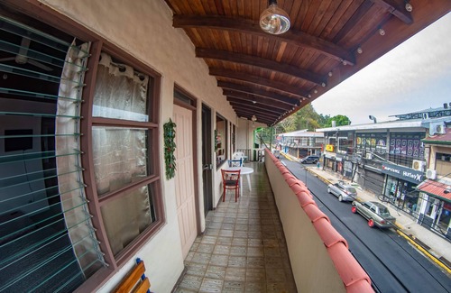 Quepos Appartement | DULCE VIDA POSADA. CENTRE VILLE . VENTILATEURS . LA TÉLÉ . WIFI . RESTAURANT