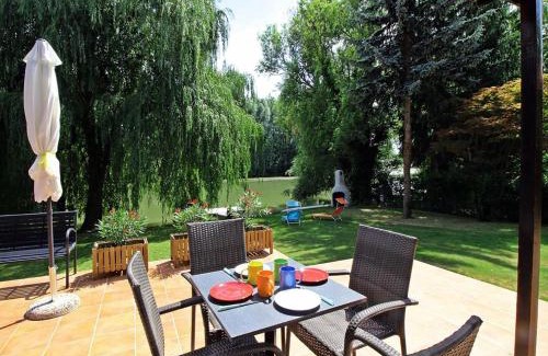 Mosonmagyarovar Maison | Dunaparti Ház Stand u 27E