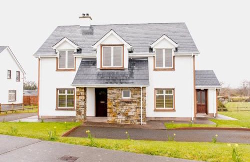 Tullaghan Maison | Duncarbury Heights - 4 Bedroom Detached House