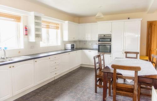 Tullaghan Maison | Duncarbury Heights - 4 Bedroom Detached House