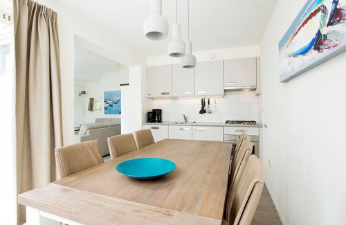 Bohemen en Meer en Bos Villa | Maison de vacances redécorée avec cheminée près de la plage