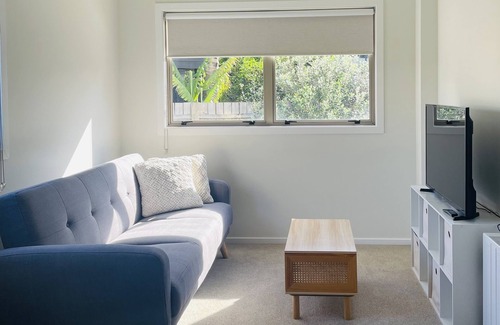 Papamoa Beach Maison | Dunes View - Central Papamoa, beach across the road! Pet Friendly 🐶