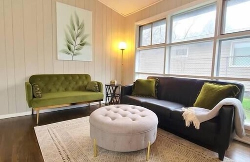 Miller Beach Cottage | Dunland Cottage W/hot tub, paddle boards, fire pit