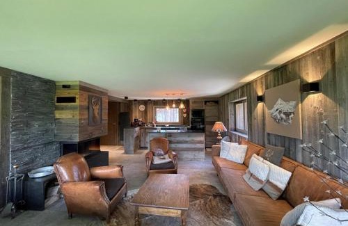 Crest-Voland Chalet De Ski | Duplex 11 pers. au centre de Crest-Voland, cheminée, ski-room, wifi, non fumeurs - FR-1-733-36