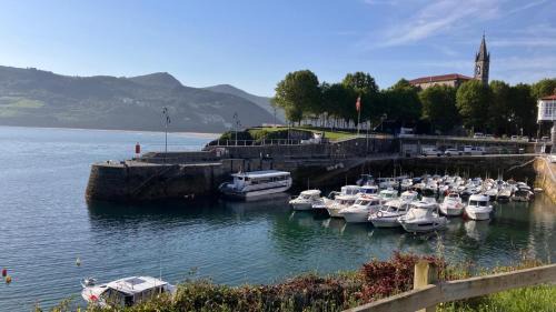 Mundaka Appartement | Duplex 122m2, 4 dormitorios, 2 baños completos, Wifi 1GB