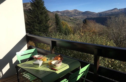 Murat-le-Quaire Appartement | Duplex 4/6 pers dans une ambiance chaleureuse avec vue imprenable sur le Sancy