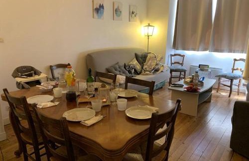 Cauterets Appartement | Duplex 8 pers hyper-centre Cauterets avec WiFi & parking sécurisé - FR-1-812-68