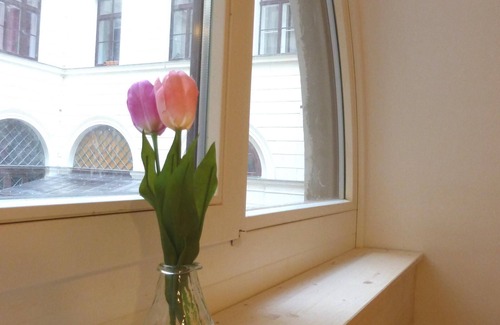 Innere Stadt Appartement | Duplex Apartment in Historic City Center three bedrooms metro