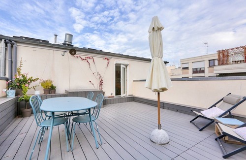 Quartier de la Chapelle Appartement | Duplex Apartment With big Terrace in Vibrant Area