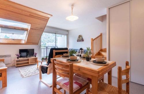 Saint-Lary-Soulan Appartement | Duplex confortable avec 2 chambres, balcon et parking à Saint Lary village, proche des thermes et télécabine - FR-1-296-336