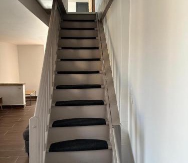 Lunel Appartement | Duplex Cosy en Cœur de Ville