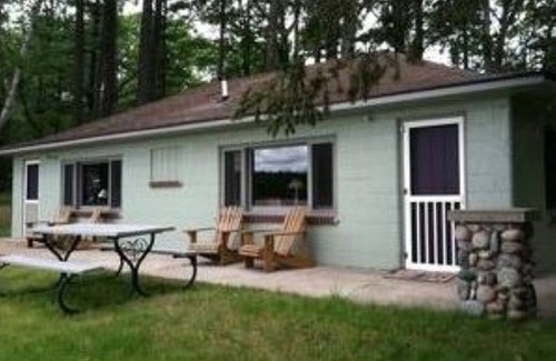 Millersburg Cottage | Cottage en Duplex - Paruline de Kirtland