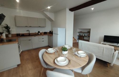 Chenehutte-Treves-Cunault Maison | Duplex en bord de Loire