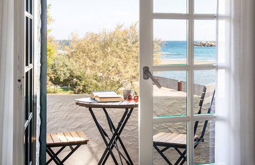 Llanca Appartement | Duplex en première ligne de mer avec piscine communautaire pour 6 personnes