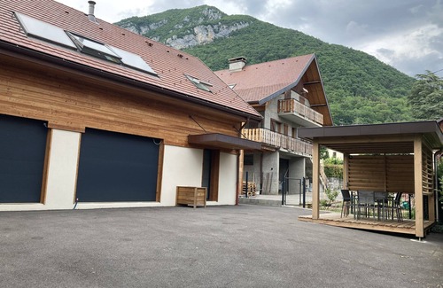 Menthon-Saint-Bernard Maison | Maison Duplex Neuf 4-6 pers- Vue Lac d'Annecy - Plage à 200 mètres