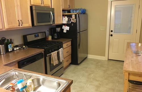 St. Anthony West Appartement | Duplex in Heart of NE Mpls!