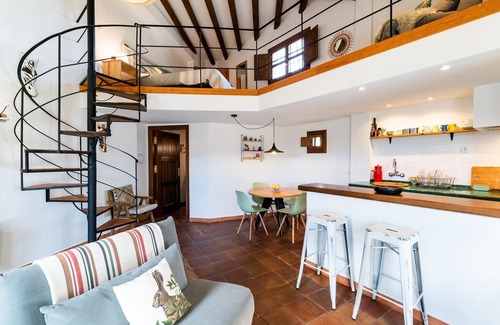 Niguelas Lit Et Petit-Déjeuner | Duplex loft in nature with garden and pool